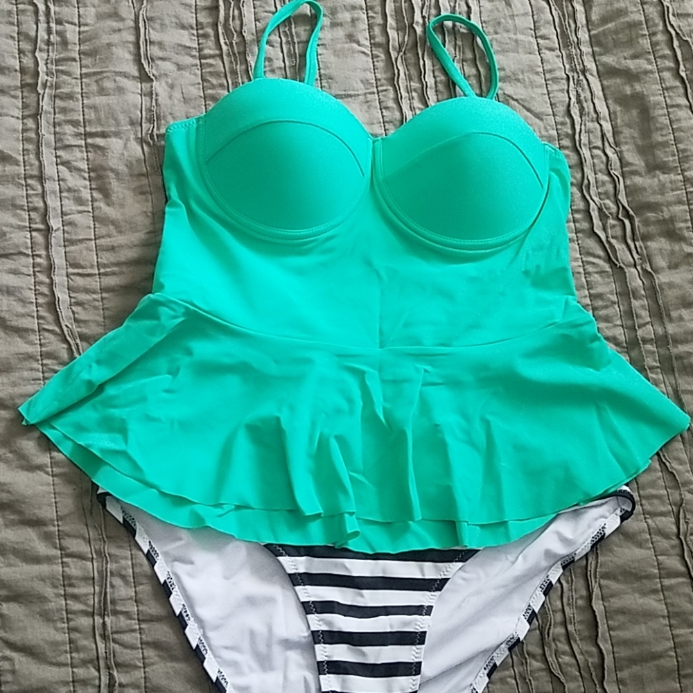 Cute tankini with high-waisted bottoms